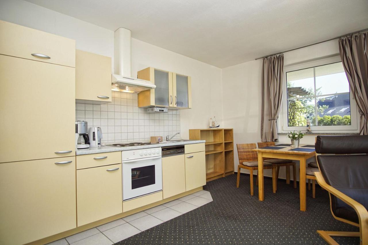 Nah Am Meer, Ruhige Lage, Gratis Nutzung Vom Ahoi Erlebnisbad Und Sauna In Sellin - Haus Inselblick Fewo 02 Goehren  Eksteriør billede