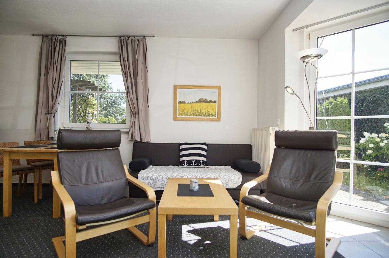Nah Am Meer, Ruhige Lage, Gratis Nutzung Vom Ahoi Erlebnisbad Und Sauna In Sellin - Haus Inselblick Fewo 02 Goehren  Eksteriør billede